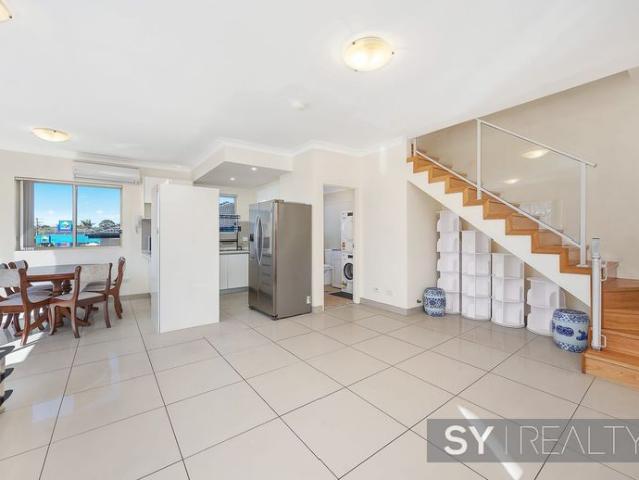 Fully Furnished Four Bedroom Townhouse with Spacious Family Living