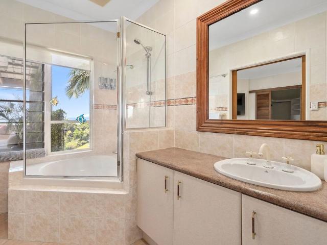 Fully Furnished, fortnightly cleaner Just pack your bags