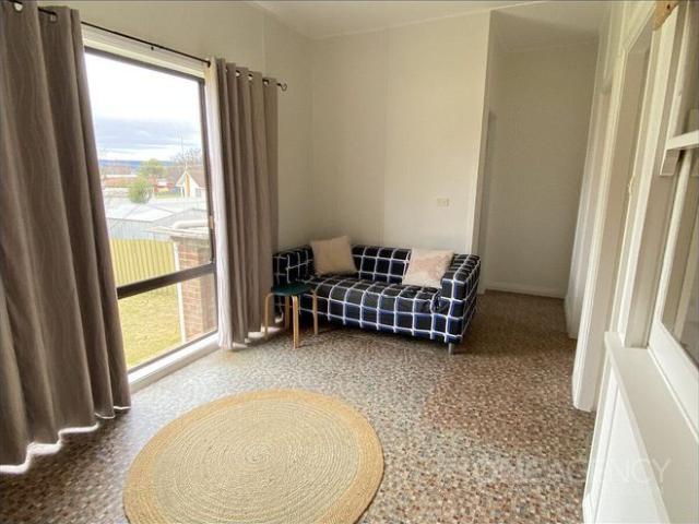Fully Furnished Family Home & Convenient Living in Goulburn!