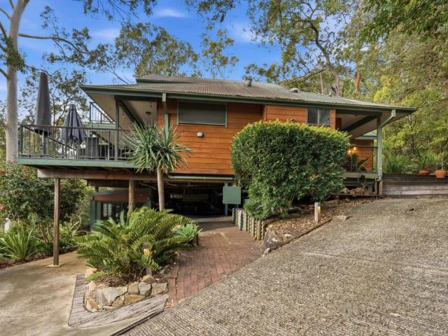Fully Furnished Family Home Enjoying Stunning Water Views Includes Electricity & Water Usage