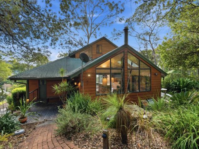 Fully Furnished Family Home Enjoying Stunning Water Views Includes Electricity & Water Usage