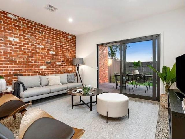 Fully Furnished Family Home in Prime Airport West Location