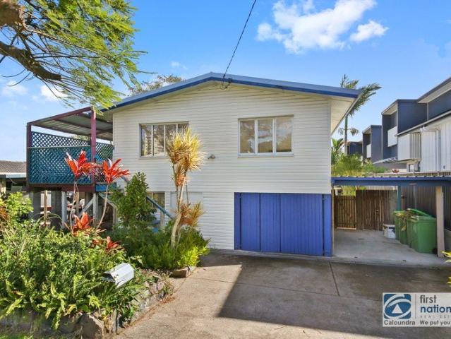 Fully Furnished Family Home with Pool & Prime Location