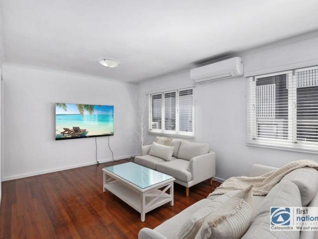 Fully Furnished Family Home with Pool & Prime Location