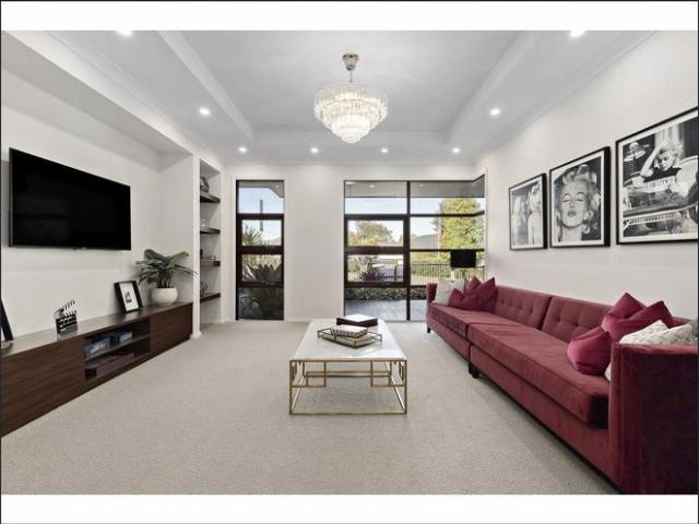 FULLY FURNISHED FAMILY LUXURY IN A PEACEFUL THORNTON SETTING