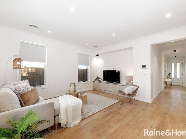 Fully Furnished Family Living in Prime Greenvale Location