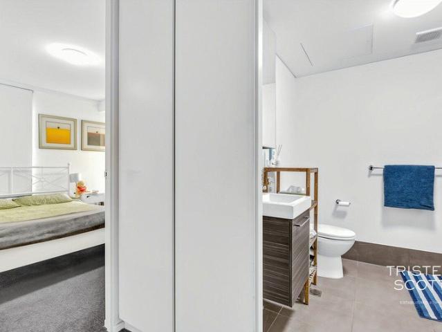 Fully Furnished. Fantastic Location. Easy Living
