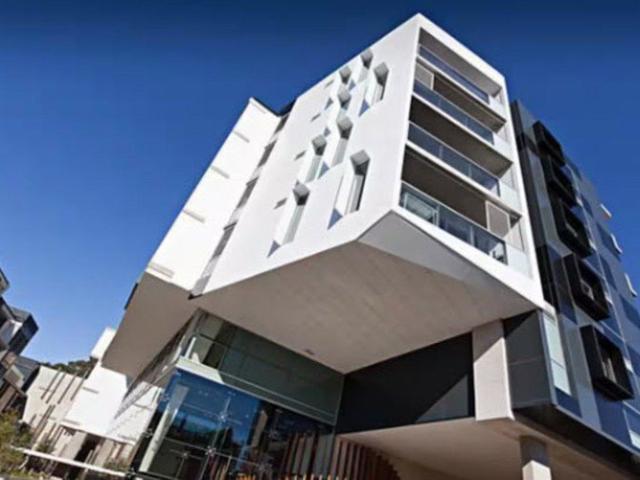 Fully Furnished Fitzroy Place with Private Car Space