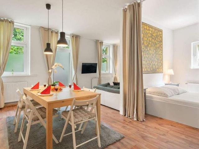 Fully Furnished Flat Close to Borsigwerke, 16 Mins To Friedrichstr