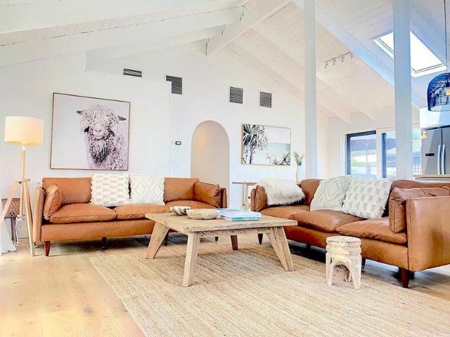 FULLY FURNISHED Flexible Mount Martha Renovated Coastal Abode Village+Beach. 3bed+2bath