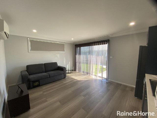 Fully furnished, free stanindg modern Granny Flat Power & Water Included