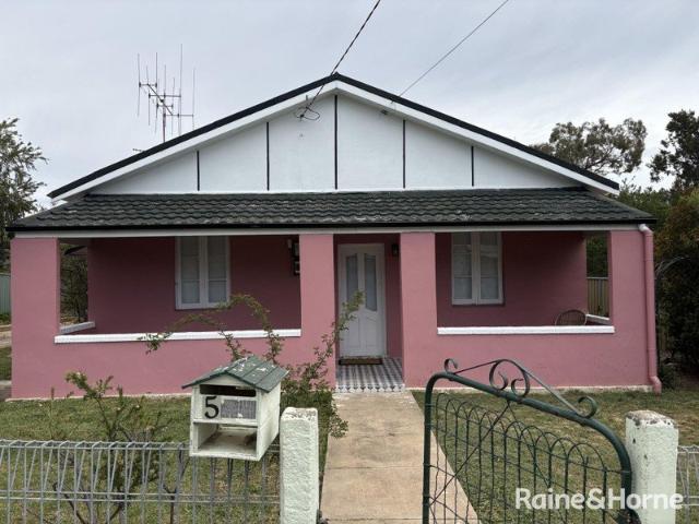 Fully furnished Kandos Cottage