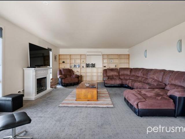 Fully furnished home with magnificent views