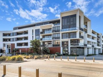 Fully Furnished Home with a View Stylish Bayside Living in Wyndham Harbour