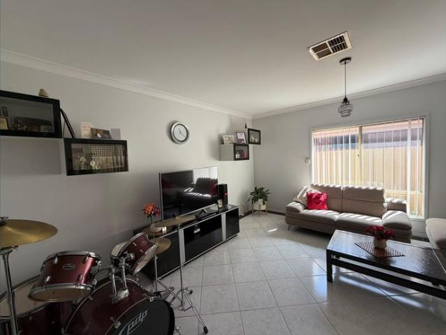 Fully Furnished Home with Solar Prime Ascot Park Location