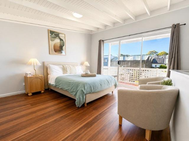 Fully Furnished Studio in the Heart of Beaconsfield