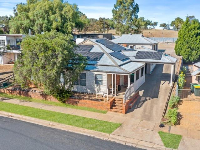 FULLY FURNISHED HOME IN CENTRAL GULGONG