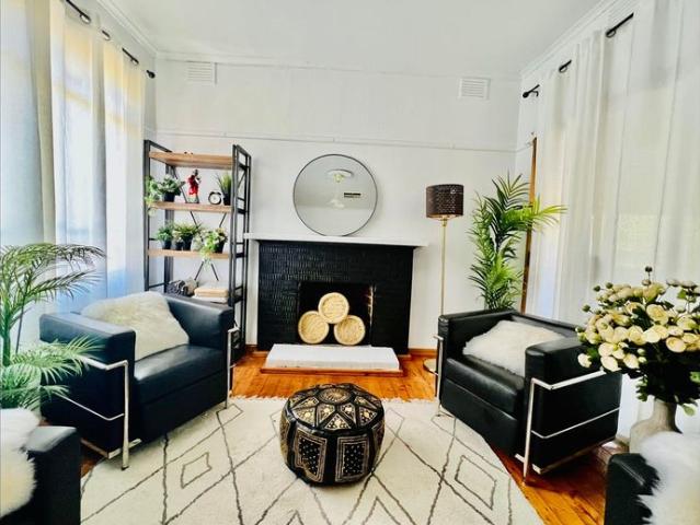 Fully Furnished Home In Central Location Min. Three month stay