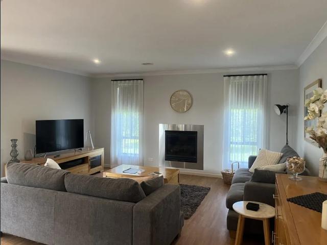 Fully Furnished Home in North Warrnambool