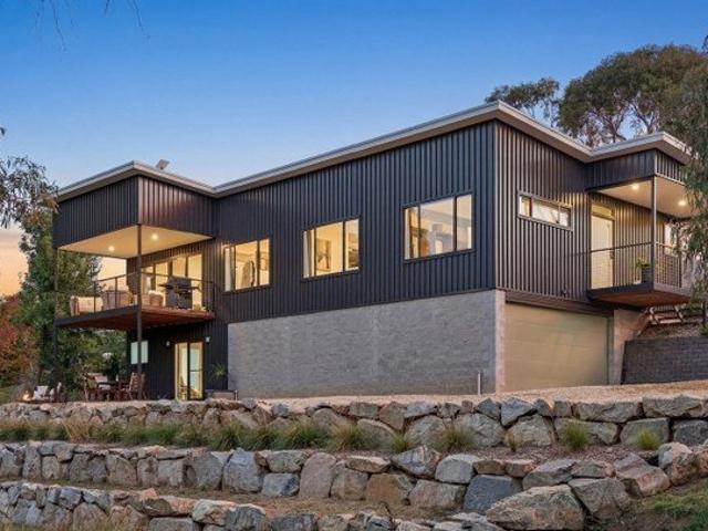 Fully Furnished Home in Peaceful East Jindabyne