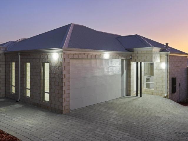 FULLY FURNISHED HOME MADE FOR LIVING AND ENTERTAINING