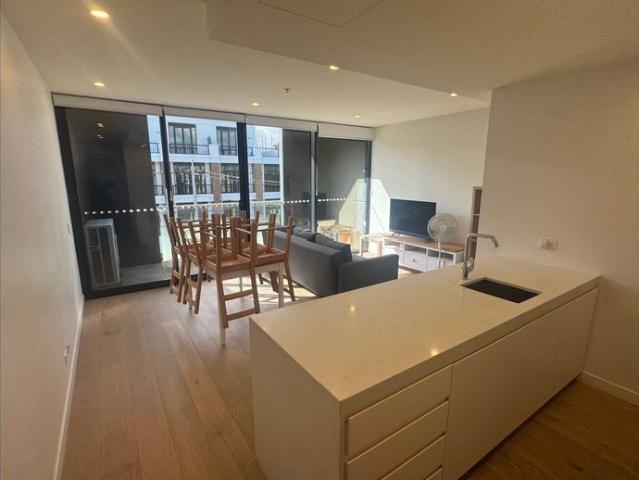 Fully Furnished Hawthorn Retreat !