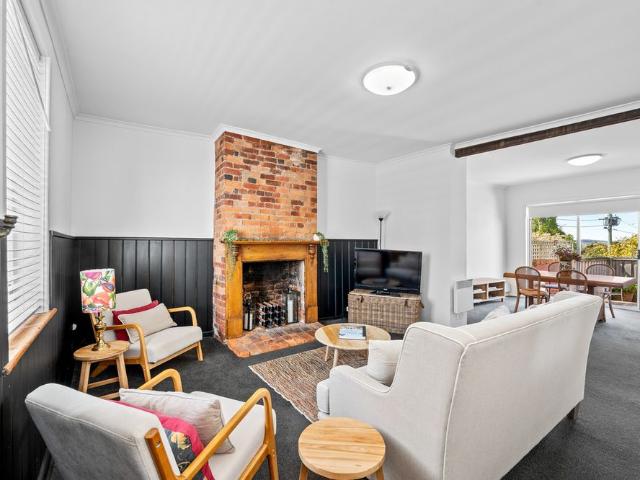 Fully Furnished Heritage Cottage in the Heart of Battery Point