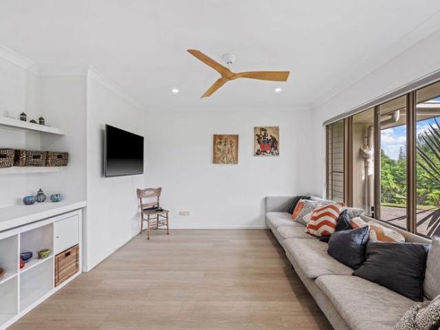 Fully Furnished Hinterland Retreat on Acreage Eumundi