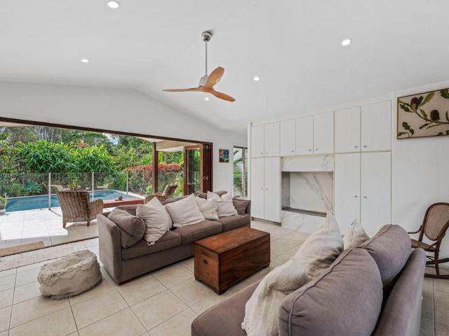 Fully Furnished Hinterland Retreat on Acreage Eumundi