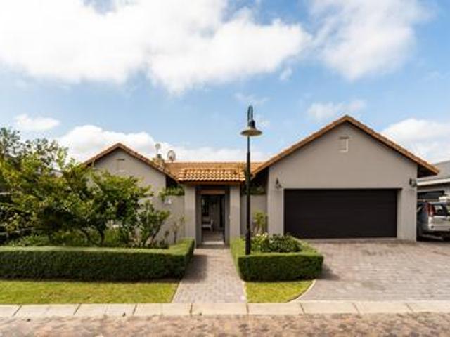 fully furnished immaculate 3 bedroom.