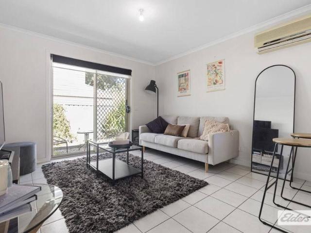Fully Furnished in Enviable Central Location