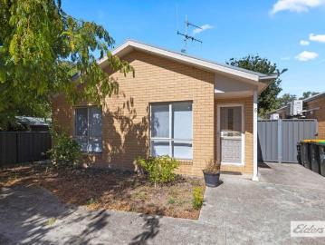 Fully Furnished in Enviable Central Location