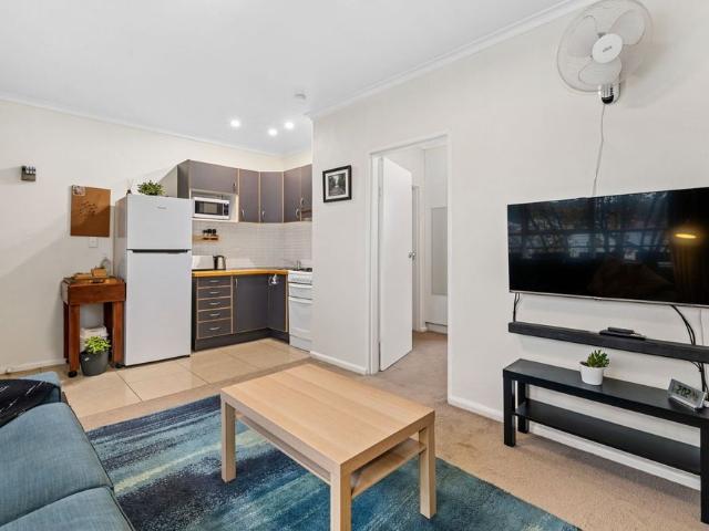 Fully furnished in excellent location