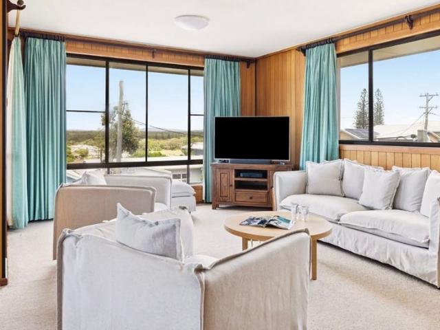 Fully Furnished in Top Location!