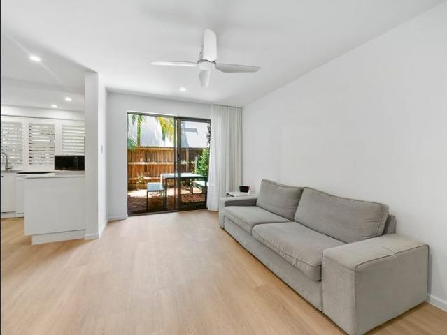 FULLY FURNISHED in the heart of Noosa Heads