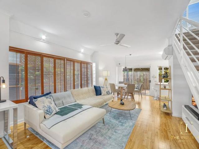 Fully furnished inner city townhouse