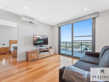 Fully Furnished Inner City Apartment with Premium Amenities