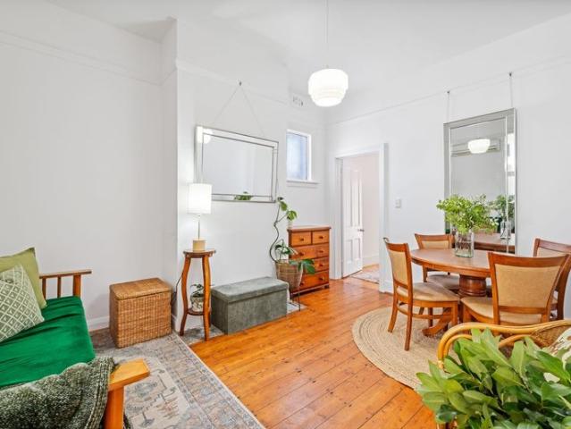 Fully Furnished Inner City Home for Summer