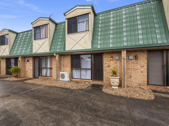 Fully Furnished Inner City Living