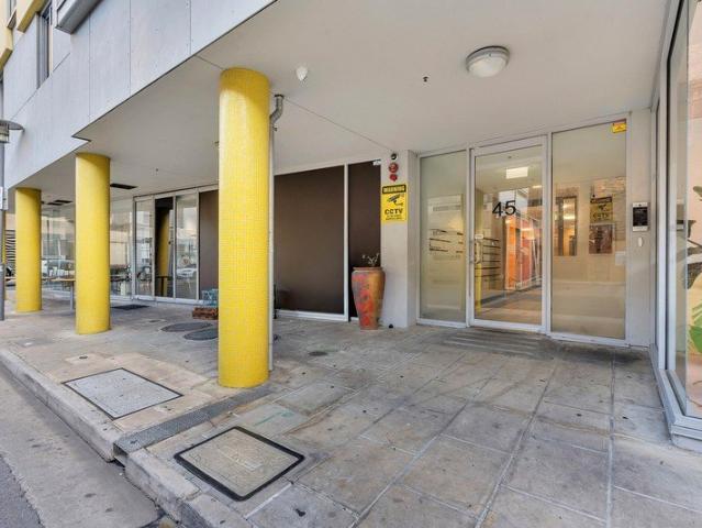 Fully Furnished Inner City Living!