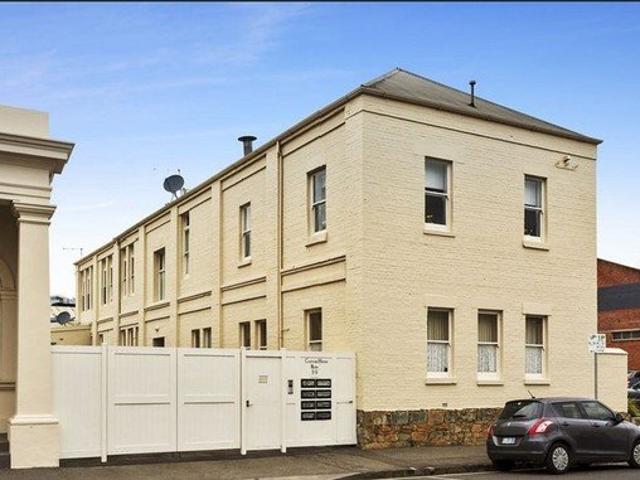 FULLY FURNISHED INNER CITY LIVING
