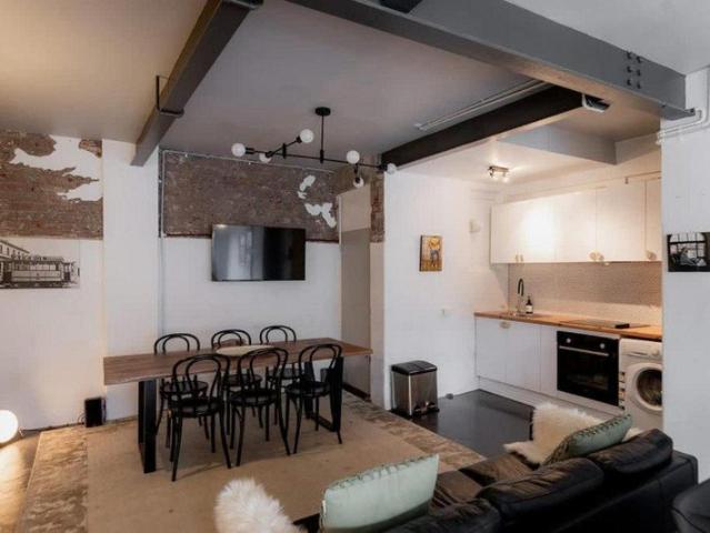 Fully Furnished Inner City Living