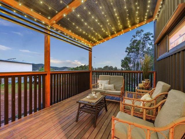 Fully Furnished Island Retreat Stylish 2 Bedroom Unit in a Peaceful Bushland Setting
