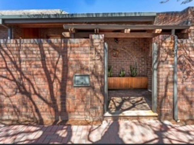 Fully Furnished One of a Kind Rental in Joslin / St Peter's