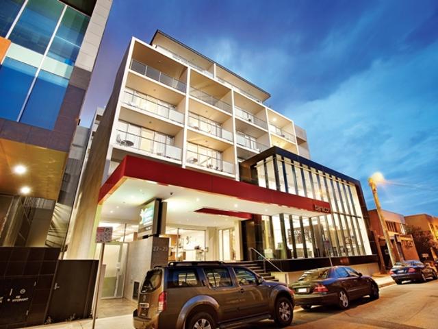 FULLY FURNISHED ONE BEDDER IN SOUTH YARRA! *INSPECT WEDNESDAY 12/8 @ 5.15PM 5.30PM* *NOTE ENTRY VIA 12 YARRA STREET