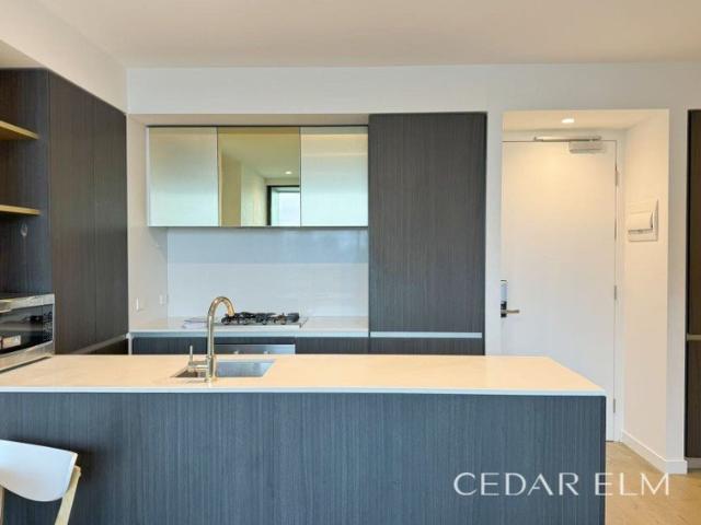 Fully Furnished One Bedroom Apartment @ Aurora Melbourne
