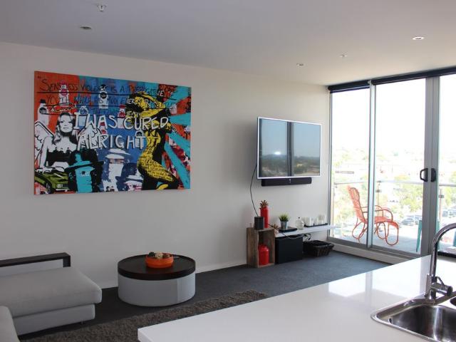 APPLICATIONS CLOSED PROPERTY UNDER OFFER