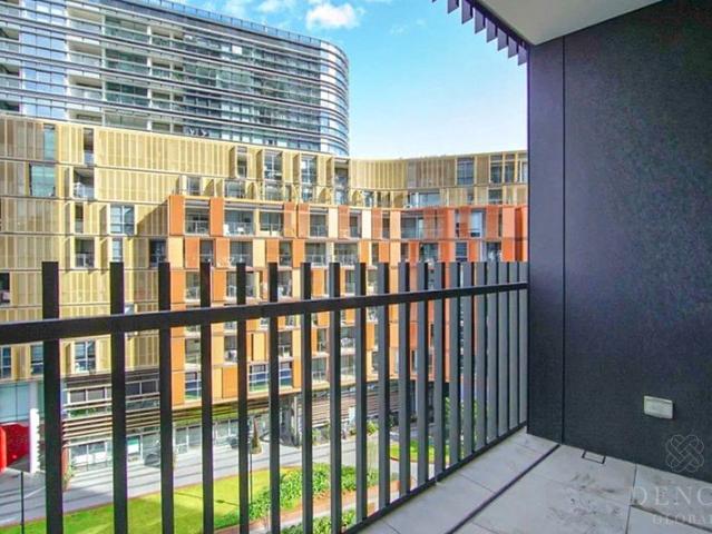 Fully Furnished One Bedroom Apartment in Central Park Move Straight In