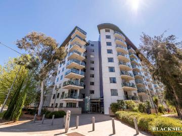 Fully Furnished One Bedroom Apartment In Prime Location