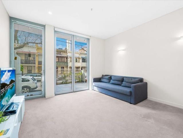 Fully Furnished One Bedroom Apartment in the Heart of Ultimo